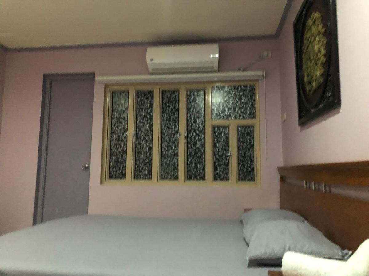 2 Separate Units, 1Br On 23Rd Flr And 3Br Penthouse On 41St Flr In Manila, Near Slec,Us Embassy, Mall And Parks With Excellent View Exterior photo